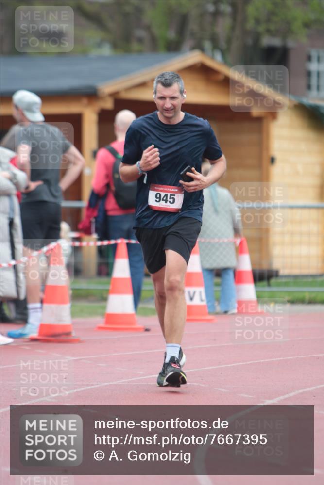 13.04.2025 - Hammer Lauf A. Gomolzig http://msf.ph/oto/7667395 13.04.2025 12:59:20 Ziel 945, 1930 meine-sportfotos.de