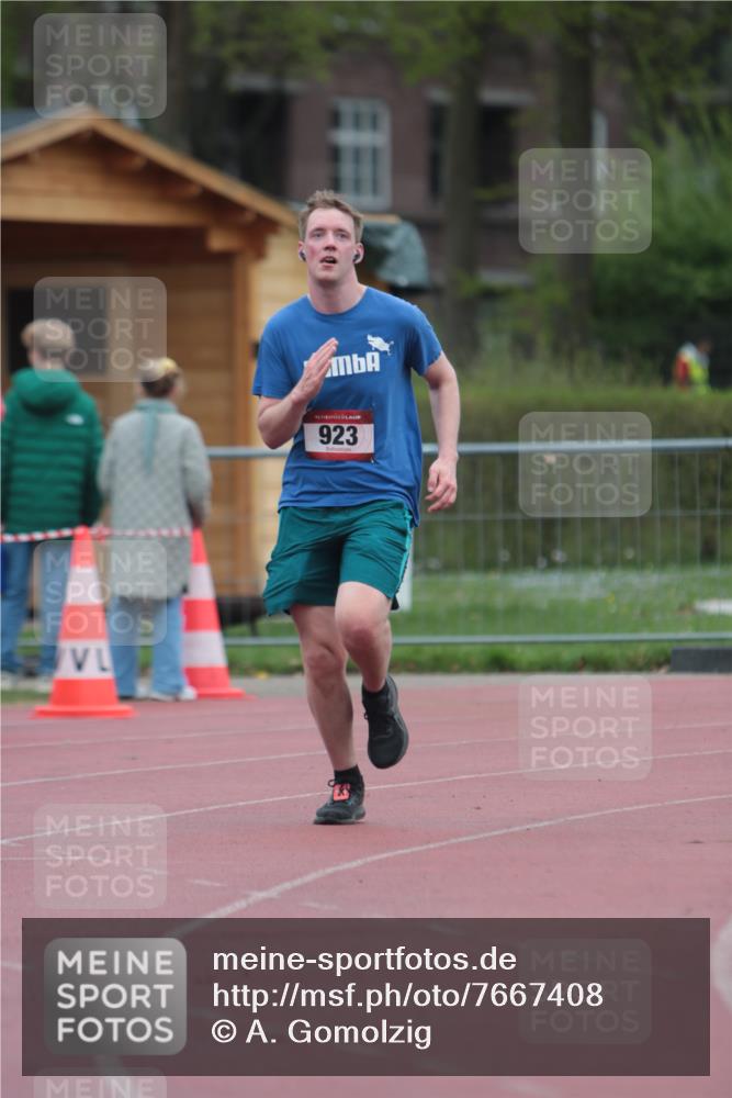 13.04.2025 - Hammer Lauf A. Gomolzig http://msf.ph/oto/7667408 13.04.2025 12:59:39 Ziel 923 meine-sportfotos.de