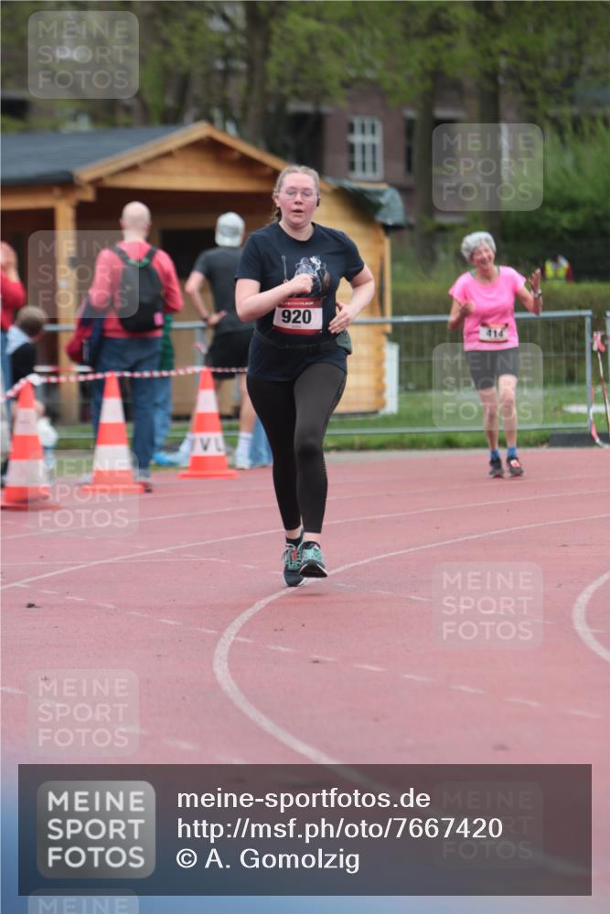 13.04.2025 - Hammer Lauf A. Gomolzig http://msf.ph/oto/7667420 13.04.2025 13:00:23 Ziel 414, 920 meine-sportfotos.de