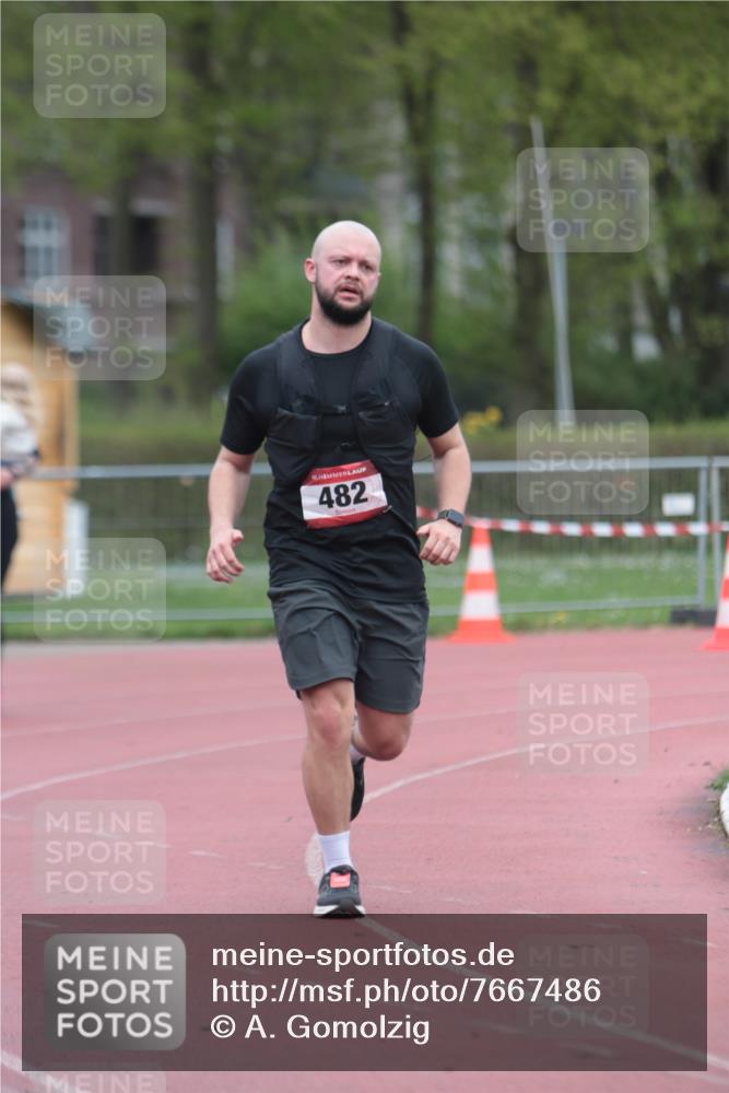13.04.2025 - Hammer Lauf A. Gomolzig http://msf.ph/oto/7667486 13.04.2025 13:02:05 Ziel 482, 1201 meine-sportfotos.de