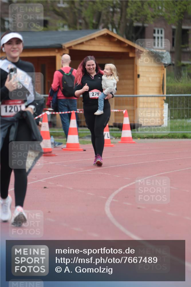 13.04.2025 - Hammer Lauf A. Gomolzig http://msf.ph/oto/7667489 13.04.2025 13:02:07 Ziel 482, 1201 meine-sportfotos.de