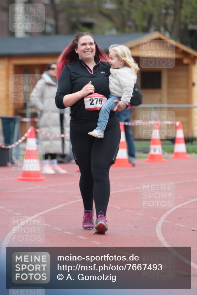 13.04.2025 - Hammer Lauf A. Gomolzig http://msf.ph/oto/7667493 13.04.2025 13:02:12 Ziel 275, 1201 meine-sportfotos.de