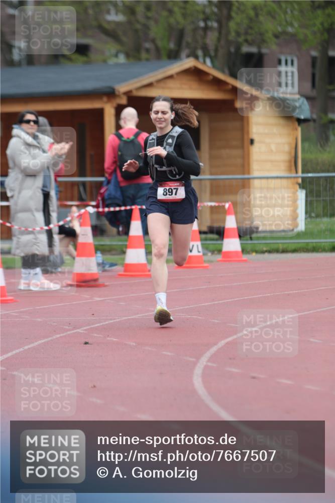 13.04.2025 - Hammer Lauf A. Gomolzig http://msf.ph/oto/7667507 13.04.2025 13:02:52 Ziel 897 meine-sportfotos.de