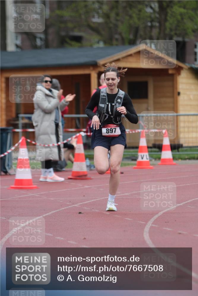 13.04.2025 - Hammer Lauf A. Gomolzig http://msf.ph/oto/7667508 13.04.2025 13:02:52 Ziel 897 meine-sportfotos.de