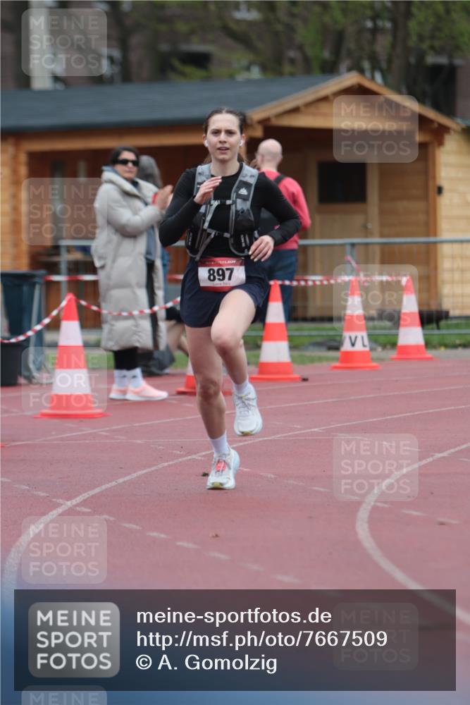 13.04.2025 - Hammer Lauf A. Gomolzig http://msf.ph/oto/7667509 13.04.2025 13:02:53 Ziel 897 meine-sportfotos.de