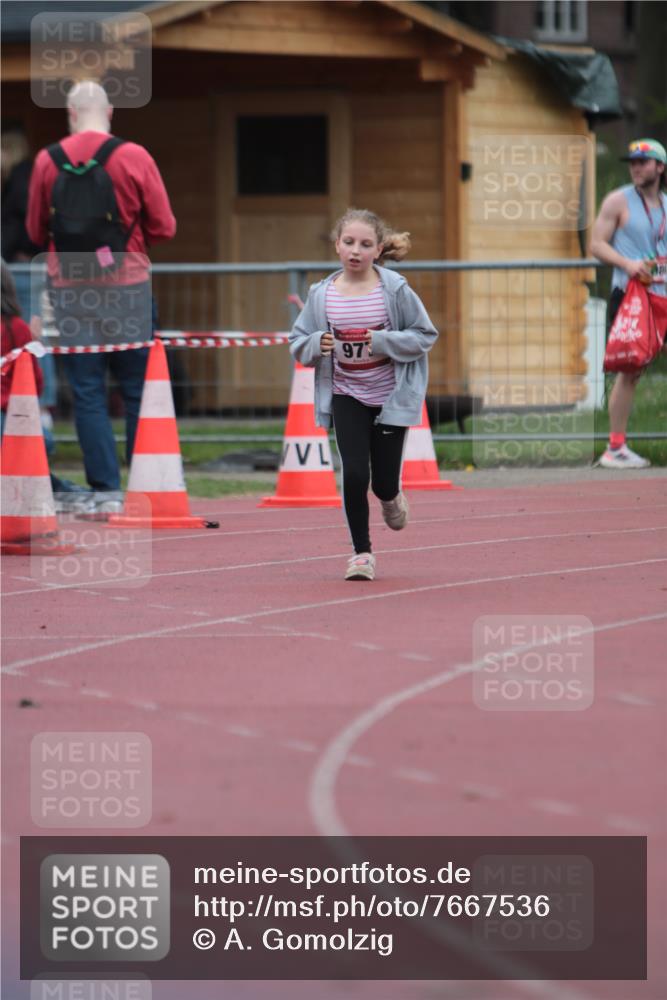 13.04.2025 - Hammer Lauf A. Gomolzig http://msf.ph/oto/7667536 13.04.2025 13:03:43 Ziel 977 meine-sportfotos.de