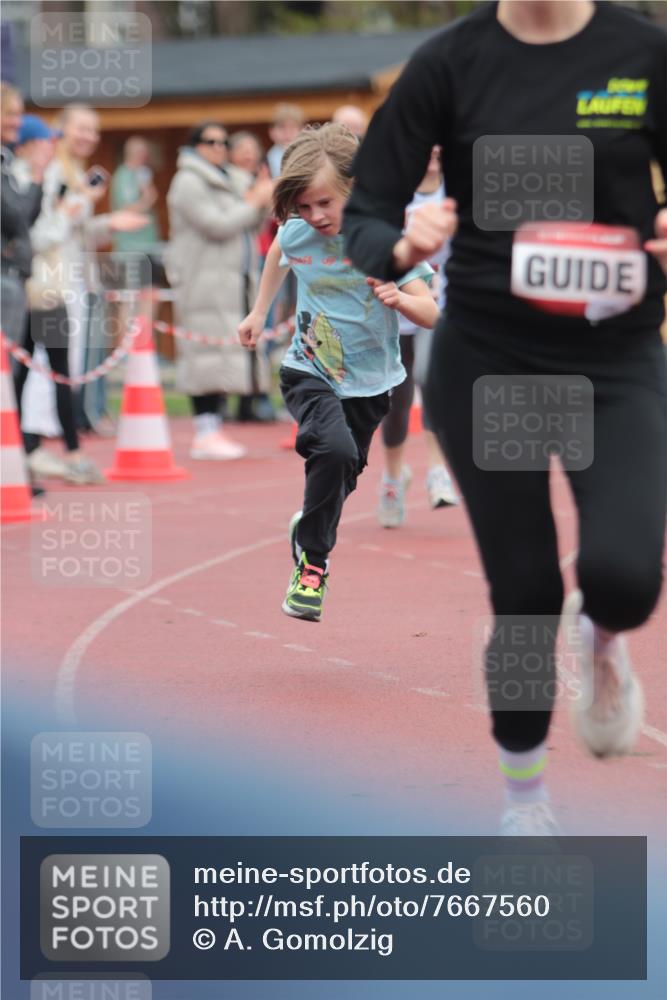13.04.2025 - Hammer Lauf A. Gomolzig http://msf.ph/oto/7667560 13.04.2025 13:04:29 Ziel 8, 1593, 1594 meine-sportfotos.de