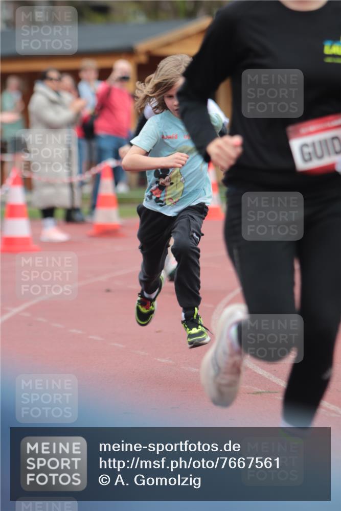 13.04.2025 - Hammer Lauf A. Gomolzig http://msf.ph/oto/7667561 13.04.2025 13:04:29 Ziel 8, 1593, 1594 meine-sportfotos.de