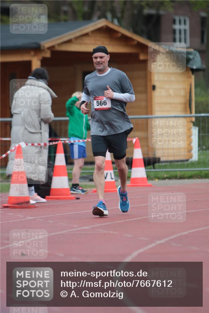13.04.2025 - Hammer Lauf A. Gomolzig http://msf.ph/oto/7667612 13.04.2025 13:07:00 Ziel 566 meine-sportfotos.de