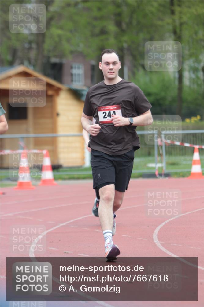 13.04.2025 - Hammer Lauf A. Gomolzig http://msf.ph/oto/7667618 13.04.2025 13:07:09 Ziel 244, 737, 762 meine-sportfotos.de