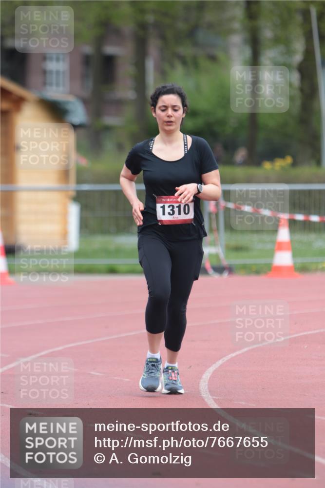 13.04.2025 - Hammer Lauf A. Gomolzig http://msf.ph/oto/7667655 13.04.2025 13:09:26 Ziel 1310 meine-sportfotos.de