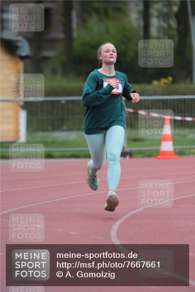 13.04.2025 - Hammer Lauf A. Gomolzig http://msf.ph/oto/7667661 13.04.2025 13:09:46 Ziel 736 meine-sportfotos.de