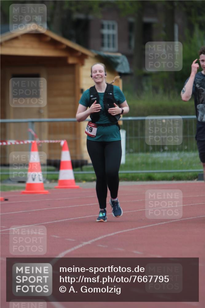 13.04.2025 - Hammer Lauf A. Gomolzig http://msf.ph/oto/7667795 13.04.2025 13:18:22 Ziel 7, 319, 433 meine-sportfotos.de