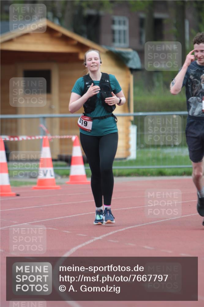 13.04.2025 - Hammer Lauf A. Gomolzig http://msf.ph/oto/7667797 13.04.2025 13:18:22 Ziel 7, 319, 433 meine-sportfotos.de