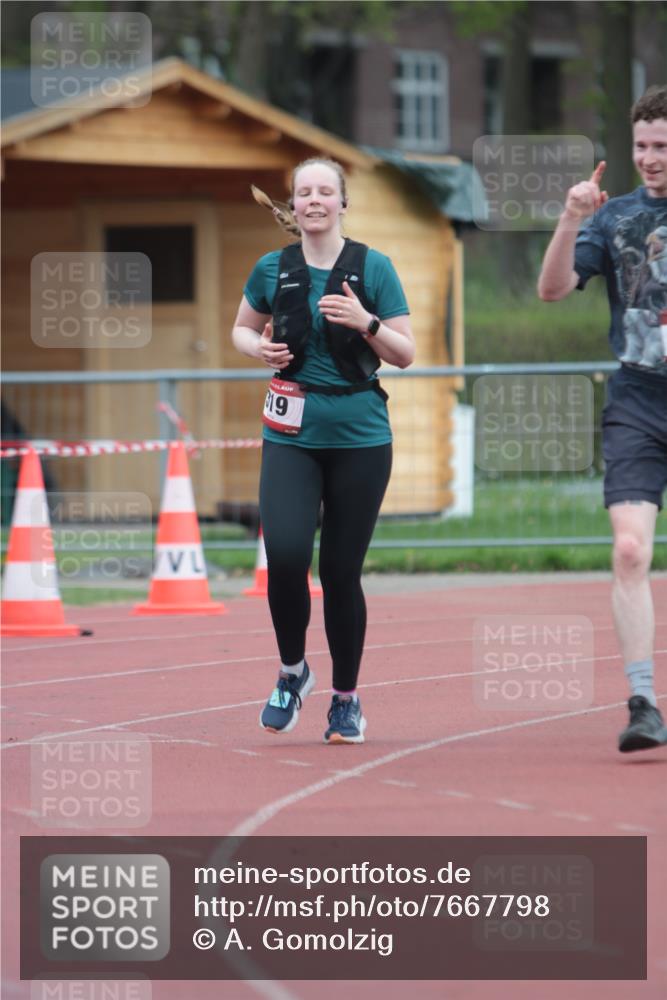 13.04.2025 - Hammer Lauf A. Gomolzig http://msf.ph/oto/7667798 13.04.2025 13:18:23 Ziel 7, 319, 433 meine-sportfotos.de