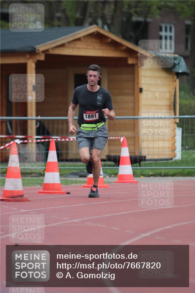 13.04.2025 - Hammer Lauf A. Gomolzig http://msf.ph/oto/7667820 13.04.2025 13:19:53 Ziel 1891 meine-sportfotos.de