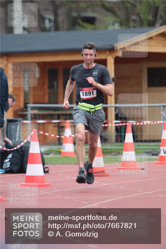 13.04.2025 - Hammer Lauf A. Gomolzig http://msf.ph/oto/7667821 13.04.2025 13:19:55 Ziel 1891 meine-sportfotos.de