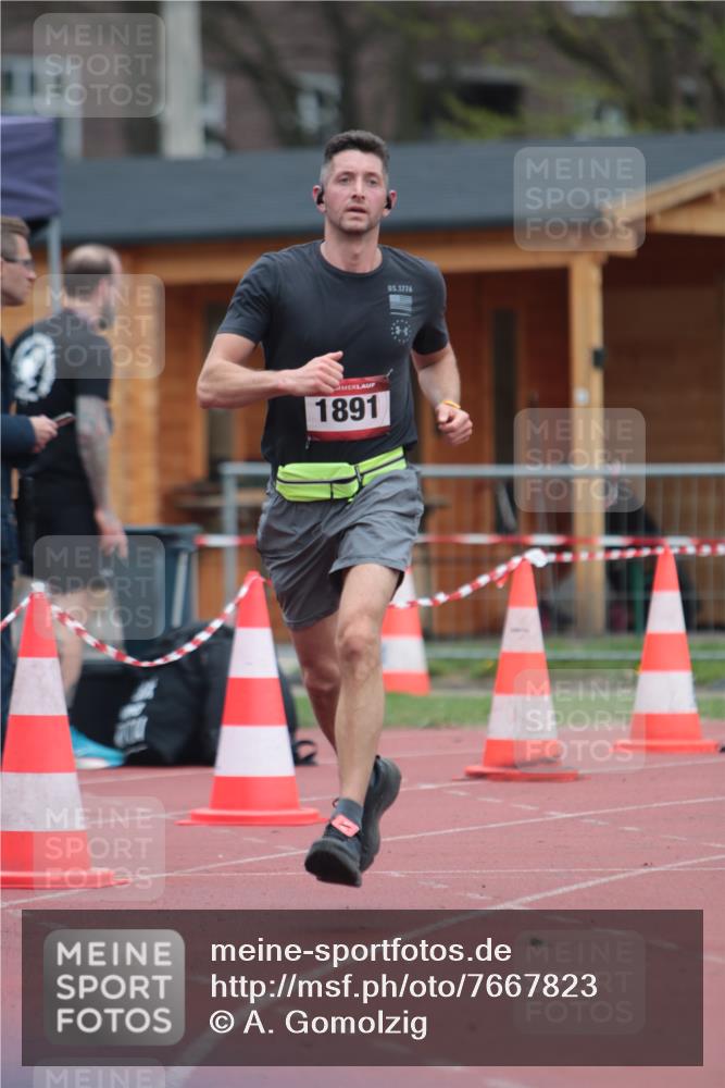 13.04.2025 - Hammer Lauf A. Gomolzig http://msf.ph/oto/7667823 13.04.2025 13:19:56 Ziel 1891 meine-sportfotos.de
