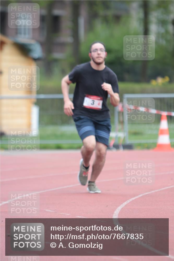 13.04.2025 - Hammer Lauf A. Gomolzig http://msf.ph/oto/7667835 13.04.2025 13:20:24 Ziel 3 meine-sportfotos.de