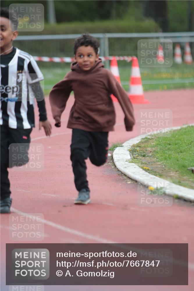 13.04.2025 - Hammer Lauf A. Gomolzig http://msf.ph/oto/7667847 13.04.2025 13:20:46 Ziel  meine-sportfotos.de