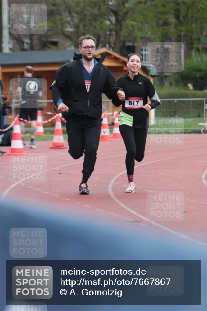 13.04.2025 - Hammer Lauf A. Gomolzig http://msf.ph/oto/7667867 13.04.2025 13:22:00 Ziel 817, 818 meine-sportfotos.de