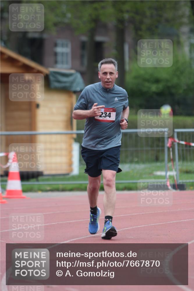 13.04.2025 - Hammer Lauf A. Gomolzig http://msf.ph/oto/7667870 13.04.2025 13:25:22 Ziel 234 meine-sportfotos.de