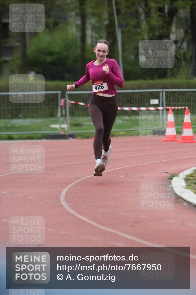 13.04.2025 - Hammer Lauf A. Gomolzig http://msf.ph/oto/7667950 13.04.2025 13:34:11 Ziel 426 meine-sportfotos.de