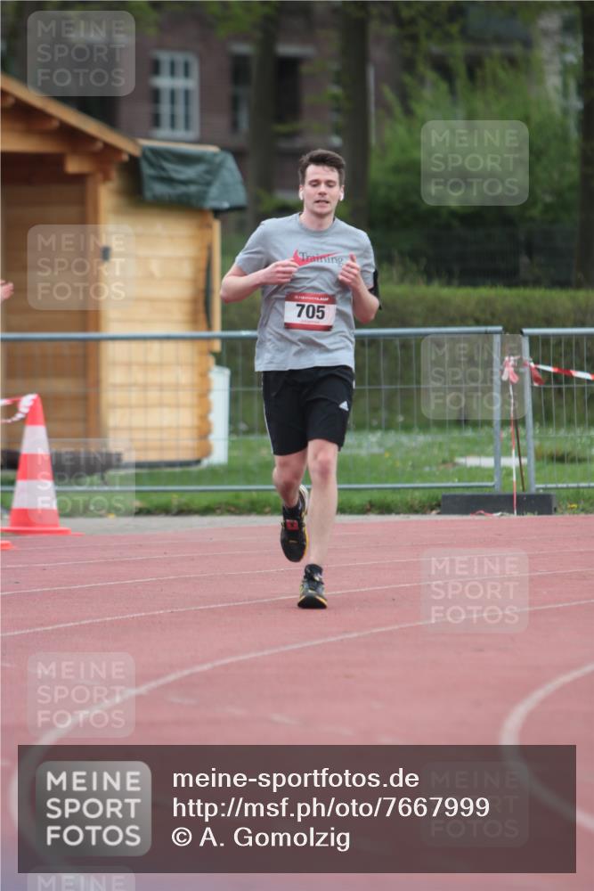 13.04.2025 - Hammer Lauf A. Gomolzig http://msf.ph/oto/7667999 13.04.2025 13:44:22 Ziel 705 meine-sportfotos.de