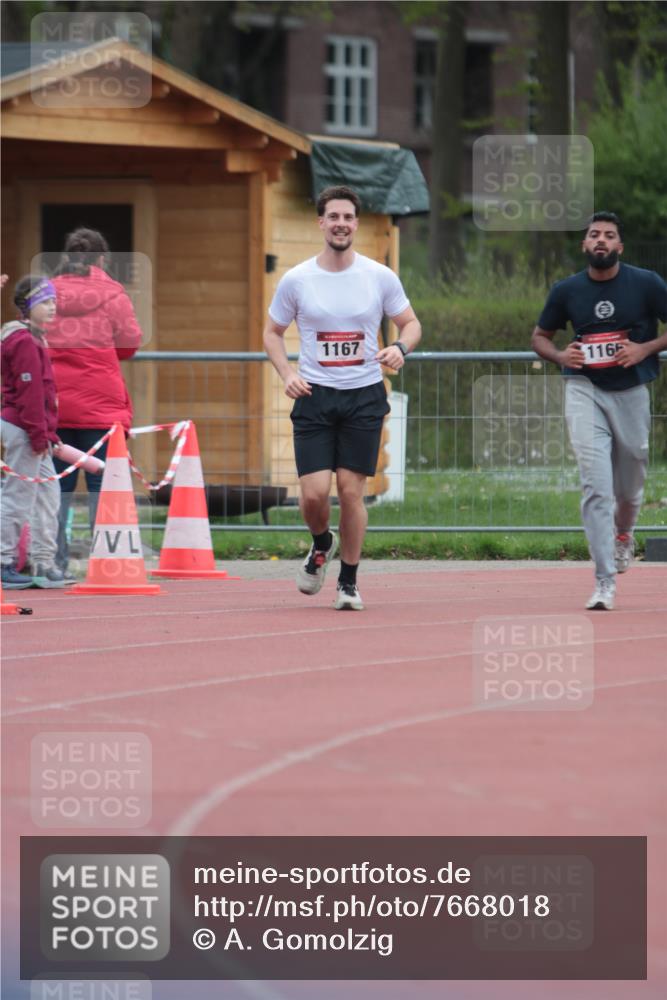 13.04.2025 - Hammer Lauf A. Gomolzig http://msf.ph/oto/7668018 13.04.2025 13:44:33 Ziel 1166, 1167 meine-sportfotos.de