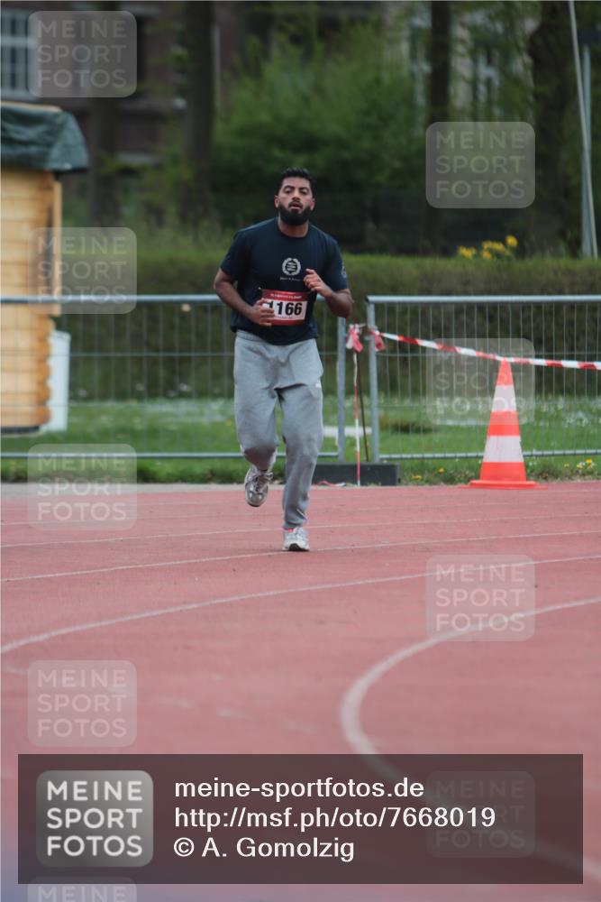 13.04.2025 - Hammer Lauf A. Gomolzig http://msf.ph/oto/7668019 13.04.2025 13:44:34 Ziel 1166, 1167 meine-sportfotos.de