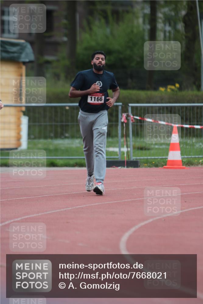 13.04.2025 - Hammer Lauf A. Gomolzig http://msf.ph/oto/7668021 13.04.2025 13:44:35 Ziel 1166, 1167 meine-sportfotos.de