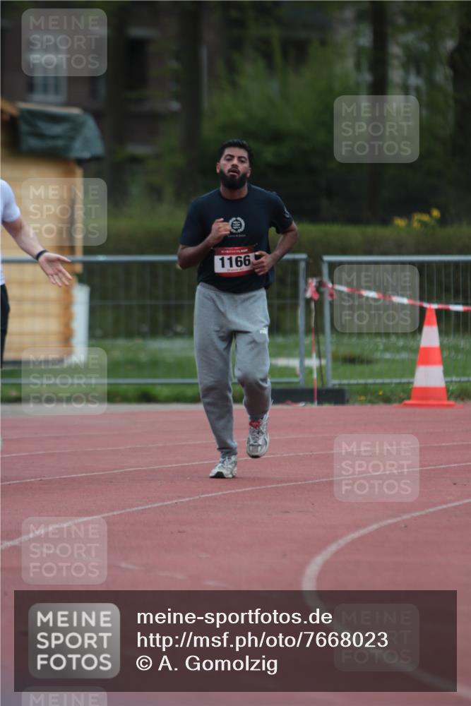 13.04.2025 - Hammer Lauf A. Gomolzig http://msf.ph/oto/7668023 13.04.2025 13:44:35 Ziel 1166, 1167 meine-sportfotos.de