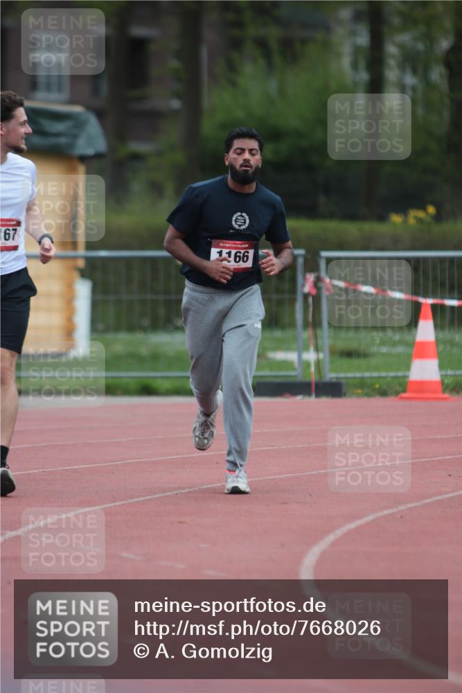 13.04.2025 - Hammer Lauf A. Gomolzig http://msf.ph/oto/7668026 13.04.2025 13:44:36 Ziel 1166, 1167 meine-sportfotos.de