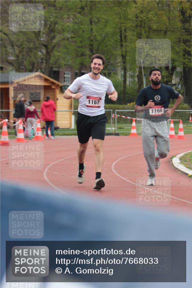13.04.2025 - Hammer Lauf A. Gomolzig http://msf.ph/oto/7668033 13.04.2025 13:44:41 Ziel 1166, 1167 meine-sportfotos.de