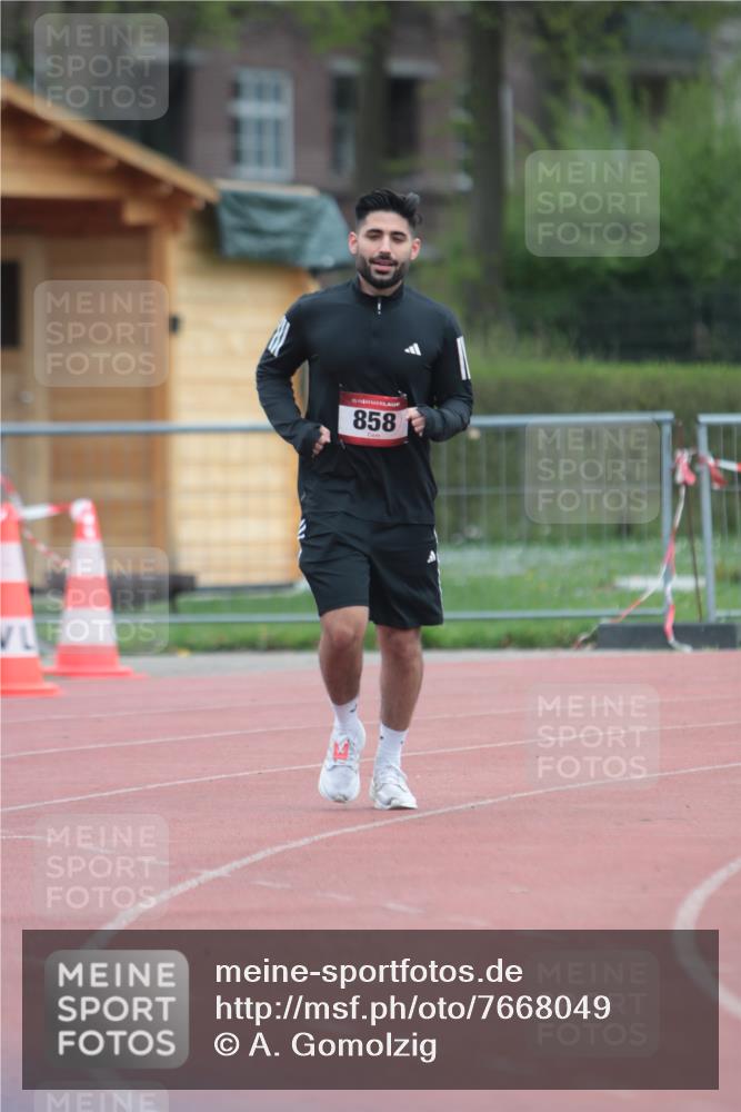 13.04.2025 - Hammer Lauf A. Gomolzig http://msf.ph/oto/7668049 13.04.2025 13:51:47 Ziel 858 meine-sportfotos.de