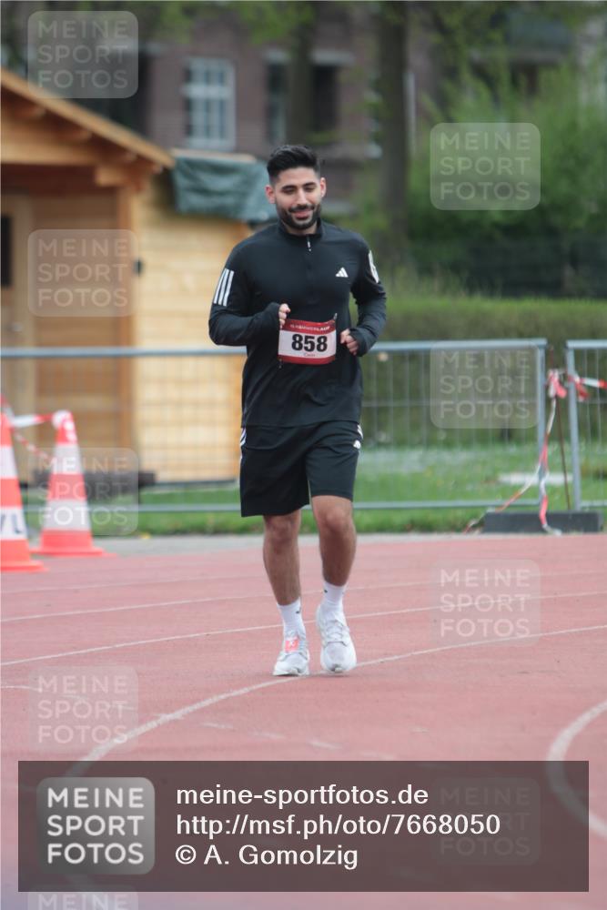 13.04.2025 - Hammer Lauf A. Gomolzig http://msf.ph/oto/7668050 13.04.2025 13:51:47 Ziel 858 meine-sportfotos.de