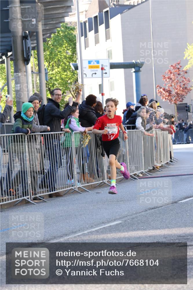 25.04.2025 - Das Zehntel Yannick Fuchs http://msf.ph/oto/7668104 26.04.2025 08:47:32 Ziel 1490, 3953 meine-sportfotos.de