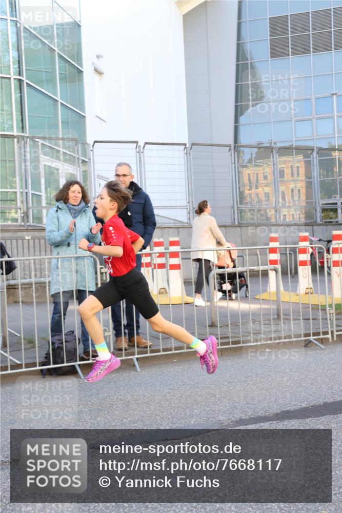 25.04.2025 - Das Zehntel Yannick Fuchs http://msf.ph/oto/7668117 26.04.2025 08:47:36 Ziel 1490, 3953 meine-sportfotos.de