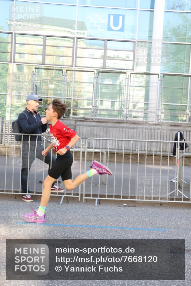 25.04.2025 - Das Zehntel Yannick Fuchs http://msf.ph/oto/7668120 26.04.2025 08:47:36 Ziel 1490, 3953 meine-sportfotos.de