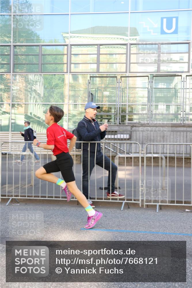 25.04.2025 - Das Zehntel Yannick Fuchs http://msf.ph/oto/7668121 26.04.2025 08:47:36 Ziel 1490, 3953 meine-sportfotos.de