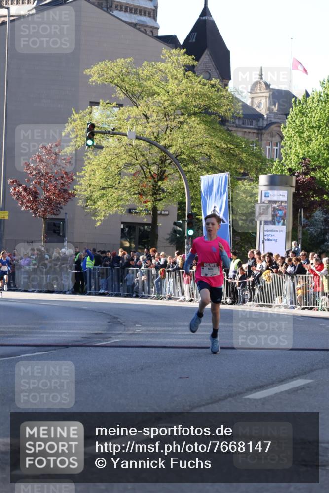25.04.2025 - Das Zehntel Yannick Fuchs http://msf.ph/oto/7668147 26.04.2025 08:48:01 Ziel 2715, 3469 meine-sportfotos.de