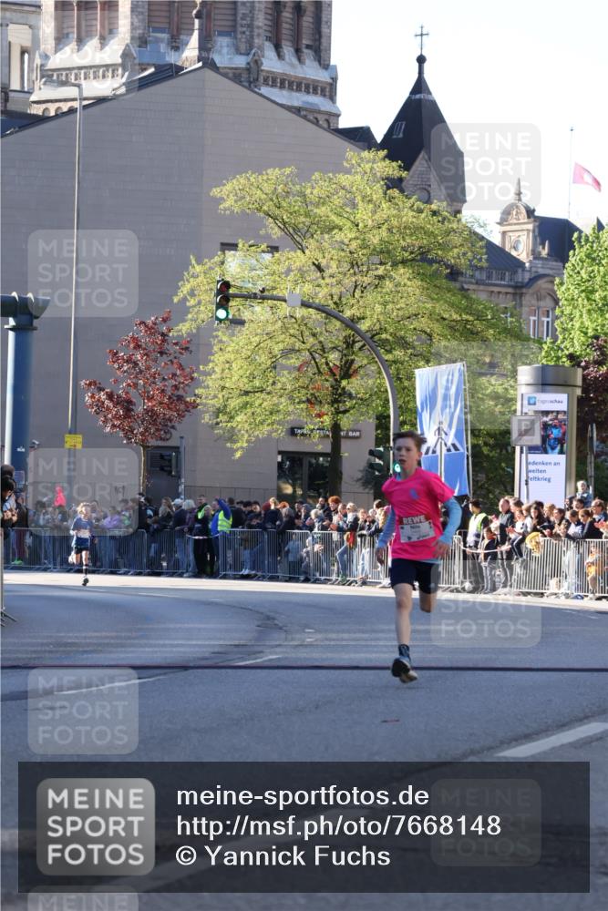 25.04.2025 - Das Zehntel Yannick Fuchs http://msf.ph/oto/7668148 26.04.2025 08:48:01 Ziel 2715, 3469 meine-sportfotos.de