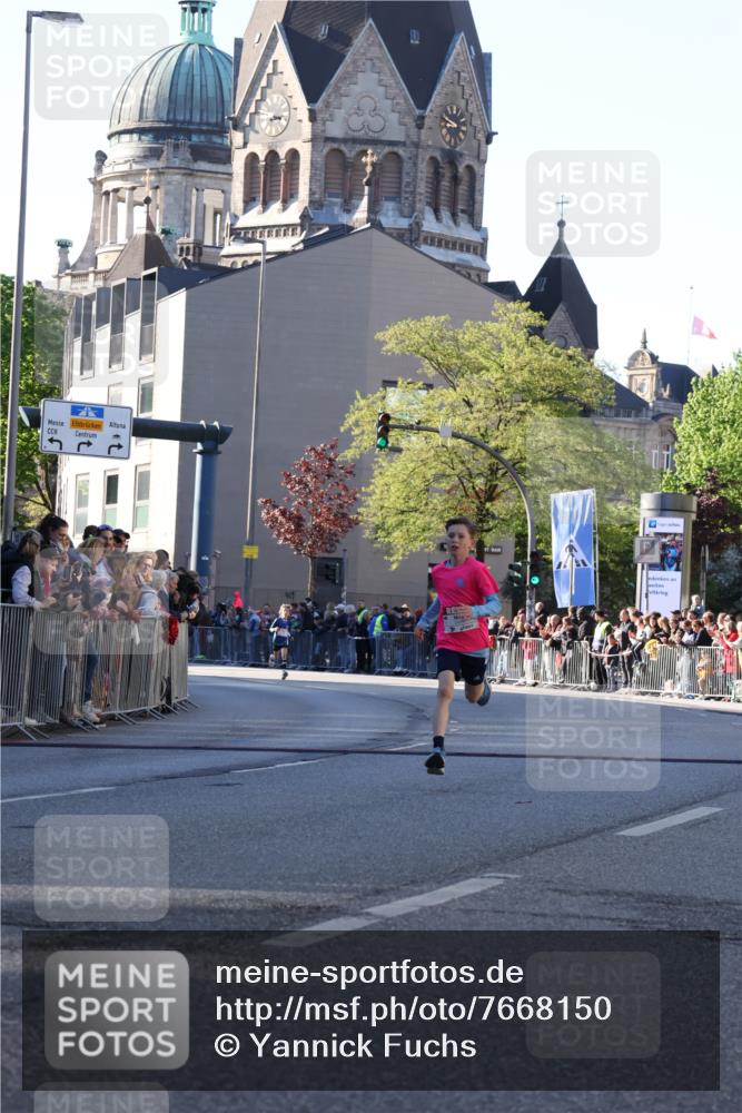 25.04.2025 - Das Zehntel Yannick Fuchs http://msf.ph/oto/7668150 26.04.2025 08:48:01 Ziel 2715, 3469 meine-sportfotos.de