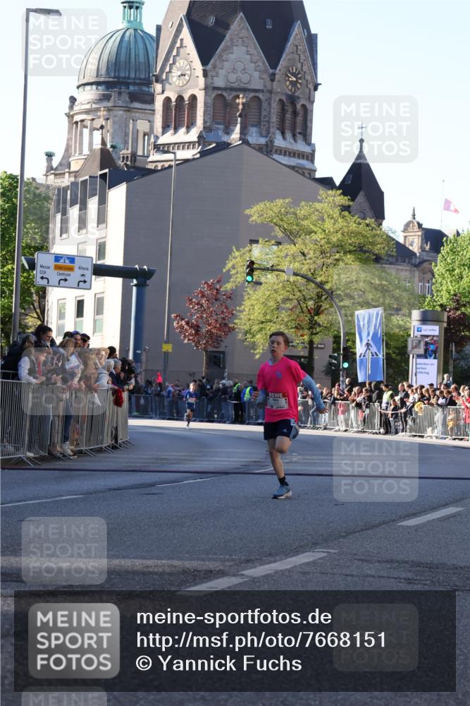 25.04.2025 - Das Zehntel Yannick Fuchs http://msf.ph/oto/7668151 26.04.2025 08:48:02 Ziel 2379, 2715, 3469 meine-sportfotos.de