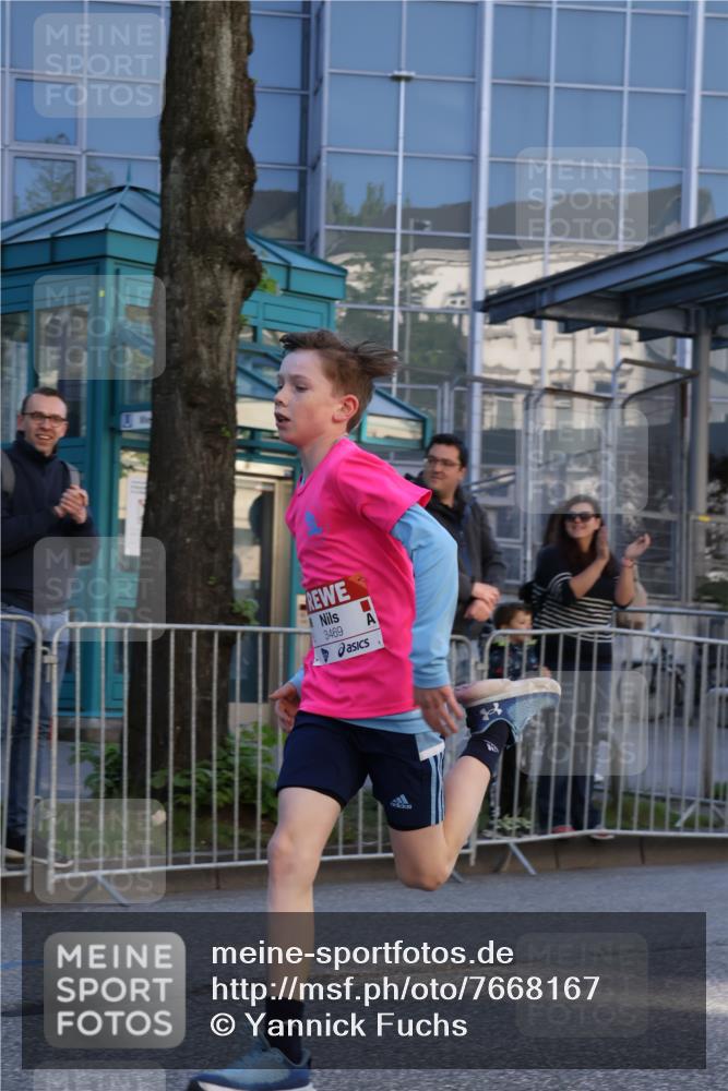25.04.2025 - Das Zehntel Yannick Fuchs http://msf.ph/oto/7668167 26.04.2025 08:48:04 Ziel 2379, 2715, 3469 meine-sportfotos.de