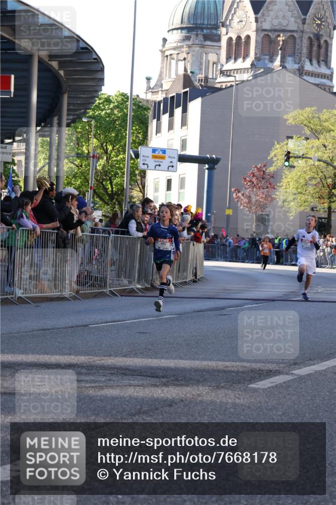 25.04.2025 - Das Zehntel Yannick Fuchs http://msf.ph/oto/7668178 26.04.2025 08:48:11 Ziel 2379, 2715, 3823 meine-sportfotos.de