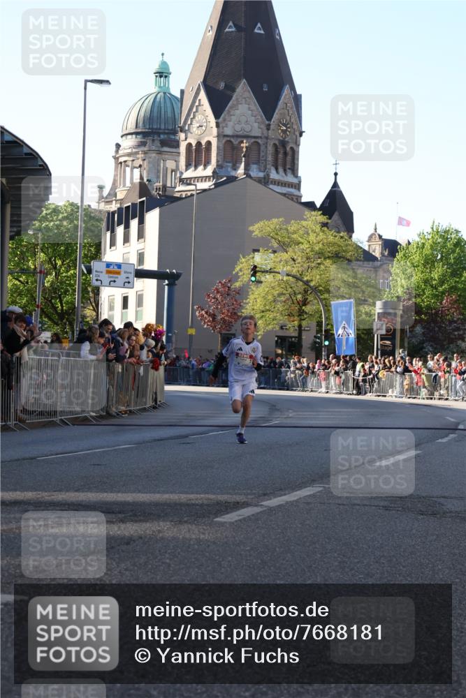 25.04.2025 - Das Zehntel Yannick Fuchs http://msf.ph/oto/7668181 26.04.2025 08:48:12 Ziel 1926, 2379, 2715, 3823 meine-sportfotos.de