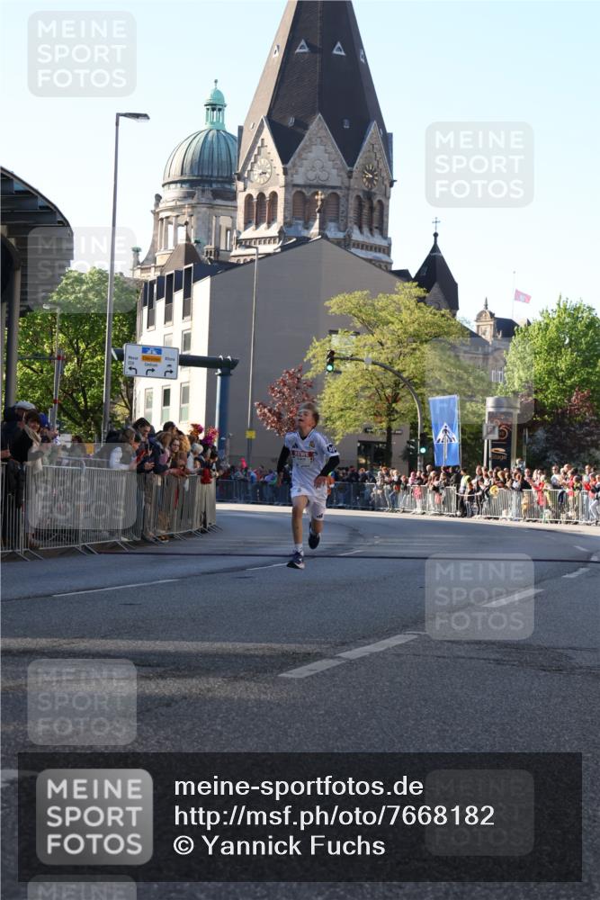 25.04.2025 - Das Zehntel Yannick Fuchs http://msf.ph/oto/7668182 26.04.2025 08:48:12 Ziel 1926, 2379, 2715, 3823 meine-sportfotos.de