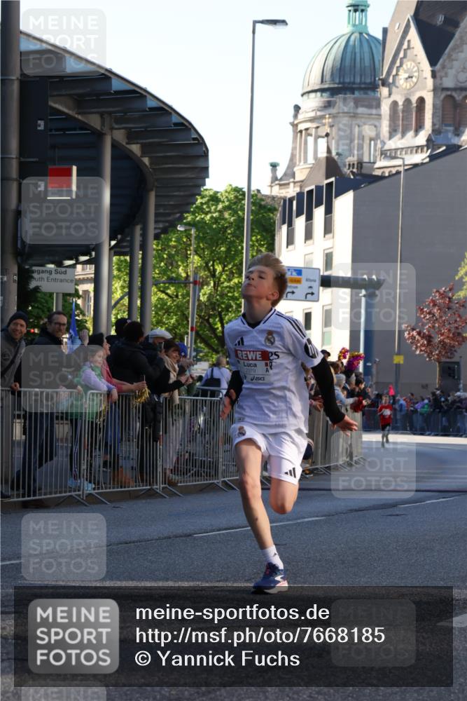 25.04.2025 - Das Zehntel Yannick Fuchs http://msf.ph/oto/7668185 26.04.2025 08:48:13 Ziel 1926, 2379, 2715, 3823 meine-sportfotos.de