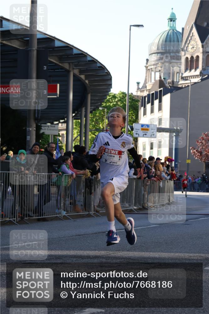 25.04.2025 - Das Zehntel Yannick Fuchs http://msf.ph/oto/7668186 26.04.2025 08:48:13 Ziel 1926, 2379, 2715, 3823 meine-sportfotos.de
